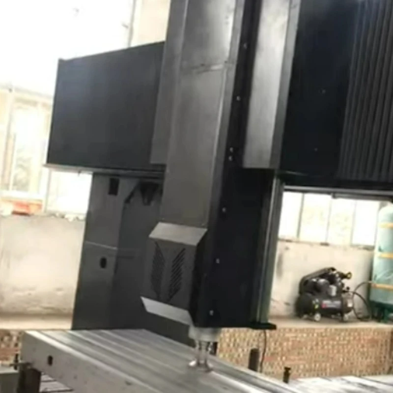 Waltajjiin T slot maashinii to’annoo kompitara CNC jala jira .
